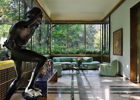 Villa Necchi Campiglio is an architectural jewel and a part of Milan's history located in the heart of the city Art Deco Sunroom, Piero Portaluppi, Villa Necchi Campiglio, Piero Manzoni, Villa Necchi, Villa Savoye, Interior Deisgn, Milan City, Downtown Manhattan