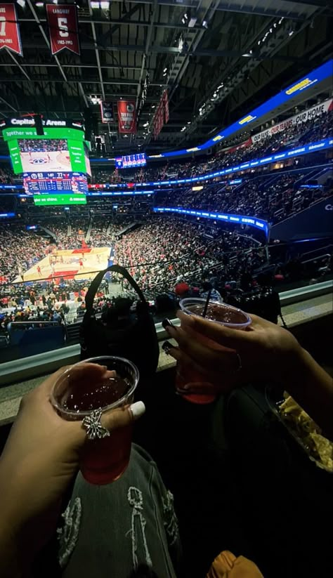 Courtside Aesthetic, Courtside Basketball, Nba Wife, Basketball Wife, A Soft Life, Rich Rich, Life Vibes, Lifestyle Goals, Life Vision