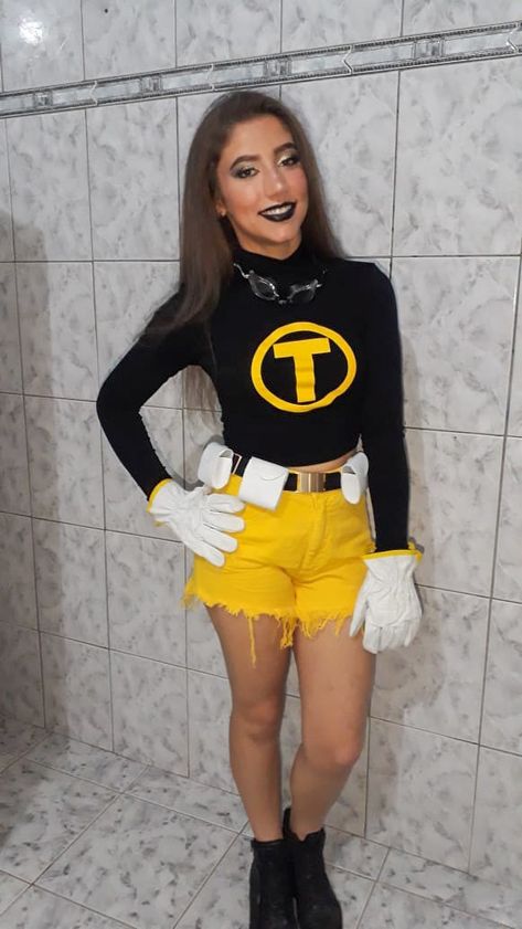 Me inspirei na personagem Terra de Os Jovens Titãs para ir na Federal Fantasy 2019 Pasta Das, Cheer Skirts, Halloween Costume, Halloween Costumes, Pasta, Comics, Halloween, Federal