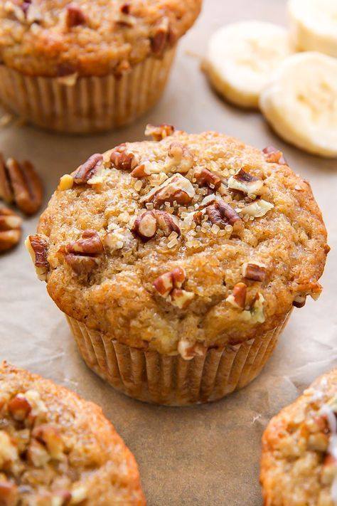 There's nothing like biting into a fresh-baked maple pecan banana muffin! Easy, simple, homemade goodness in less than 30 minutes. Pictures Of Baked Goods, Maple Banana Muffins, Maple Pecan Muffins, Muffin Pictures, Banana Pecan Muffins, Pie Pecan, Maple Extract, Vegan Banana Muffins, Muffins Banana