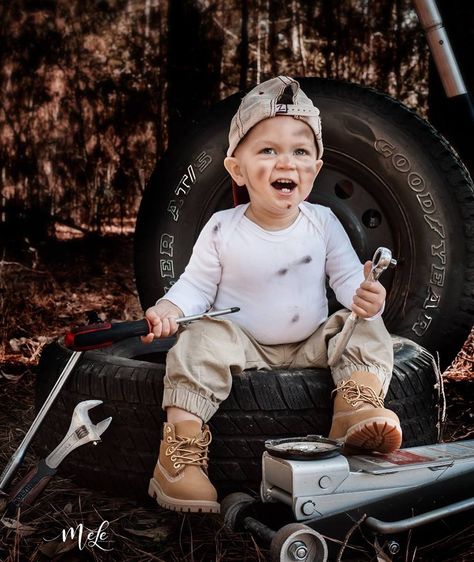 Too cute Baby Mechanic, Mechanics Birthday, 2nd Birthday Pictures, 2nd Birthday Photos, Toddler Pictures, Baby Milestones Pictures, Toddler Photoshoot, Boy Photo Shoot, 2nd Birthday Boys