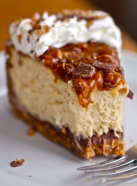 Toffee Crunch Cheesecake, Caramel Toffee Crunch Cheesecake, Crunch Cheesecake, Cheesecake Caramel, Toffee Crunch, Brownies Recipes, Velvet Cheesecake, Cooking Photos, Caramel Toffee