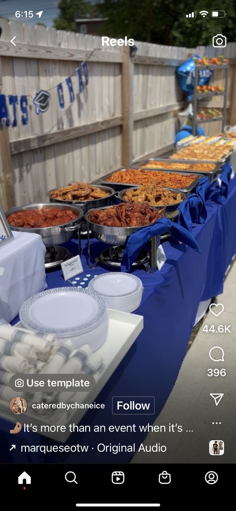 Graduation Dinner Food Ideas, Summer Cookout Ideas Backyard Parties, Cookout Setup Ideas, Graduation Party Cookout, Cookout Party Decorations, Grad Party Food Ideas High Schools, Pavilion Graduation Party Ideas, Blue Grad Party Ideas, Graduation Set Up Ideas Outdoor Parties