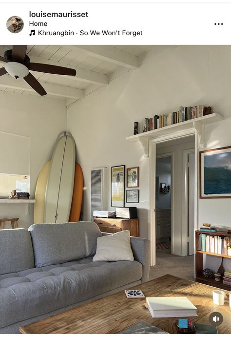 Surf Aesthetic Room, Surf Style Home, Hawaii Apartment, Surf Room Decor, Deco Surf, Coastal Cowboy, Beach Room Decor, Surf Room, Surf Aesthetic