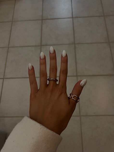 Cute White Chrome Nails, White Crome Nails Almond With Design, White Crome Nails Almond French, White Crome Nails Coffin, White Crome Nails Square, Disney Chrome Nails, Short White Chrome Nails, White With Chrome Nails, Basic Prom Nails