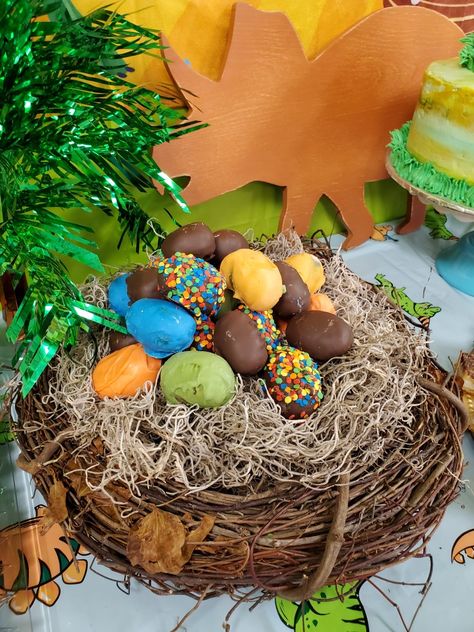 Dinosaur Egg Nest Diy, Dino Egg Cake Pops, Dino Egg Cake, Diy Nest, Egg Cake Pops, Nest Diy, Bday Decor, Dino Eggs, Egg Nest