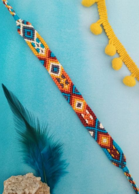 Aztec Bracelet Pattern, Boho Friendship Bracelets, Aztec Friendship Bracelet, Huichol Jewelry, Aztec Bracelet, Diy Friendship Bracelet, Bracelets Tutorial, Cotton Bracelet, String Bracelets