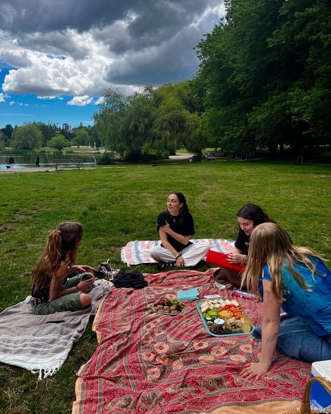 a picnic in the park with the girls!🧚‍♂️ one of my main focuses right now is community and bringing people together, so i hosted a little picnic for some old and new friends! one thing i have come to understand is that the most beautiful relationships don’t come when you want it, they comes when you’re ready to stay true to yourself within it. and be of service to their truth as well. what’s your dream girls day? 🫶🏼 i’d love to share ideas in the comments for us all to be inspired by! xx People Having A Picnic, Stay True To Yourself, Girls Day, True To Yourself, Picnic In The Park, 2025 Vision, People Together, A Picnic, Girl Day