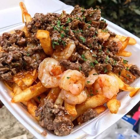 Steak and shrimp loaded freestyle fries on a plate Fries Recipe Loaded, Loaded Fries Recipe, Seafood Lasagna Recipes, Seafood Gumbo Recipe, Steak Shrimp, Sea Food Salad Recipes, Crispy Fries, Steak And Shrimp, Delicious Seafood Recipes