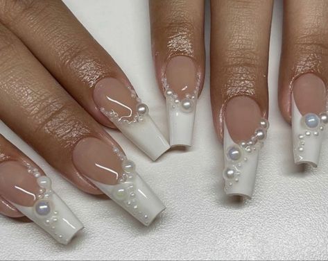 Jewelry For White Dress, Beads On Nails, 2000s Acrylic Nails, Nail Ideas With Gems, Mermaid Core Nails, Nail Ideas Y2k Long, Pearl Wedding Nails, Ethereal Nails, Pretty Gel Nails