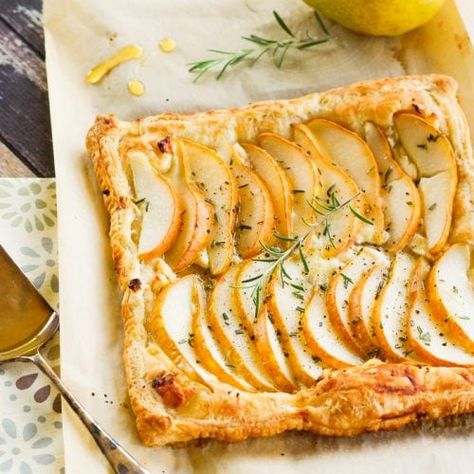 Rustic Pear Tart Recipe, Pear Tart Recipe, Rosemary Honey, Homesteading Recipes, Desserts Drinks, Goat Cheese Tart, Pear Tart, Goat Cheese Recipes, Slow Cooker Desserts