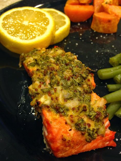 Honey Dijon and Garlic Salmon. 21 day fix approved! Super easy and of course healthy ;) Recipes For Salmon, 21 Day Fix Recipes, Dijon Salmon, 21 Day Fix Diet, 21 Day Diet, 21 Day Fix Meal Plan, Beachbody Recipes, Lemon Salmon, Garlic Salmon