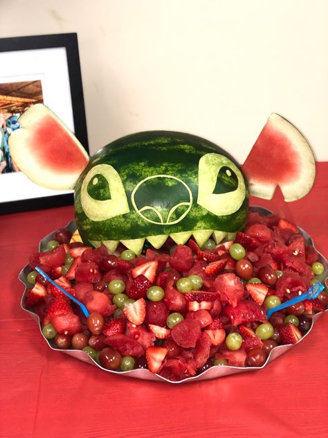 Lilo Stitch Birthday Party Food, Teenage Stitch Party, Lilo And Stick Birthday Party, Stitch Fruit Tray, Stitch Birthday Snacks, Stitch Fruit Platter, Stitch Day 626 Party, Lilo And Stitch Birthday Party Snacks, Lilo And Stitch Bday Party Ideas