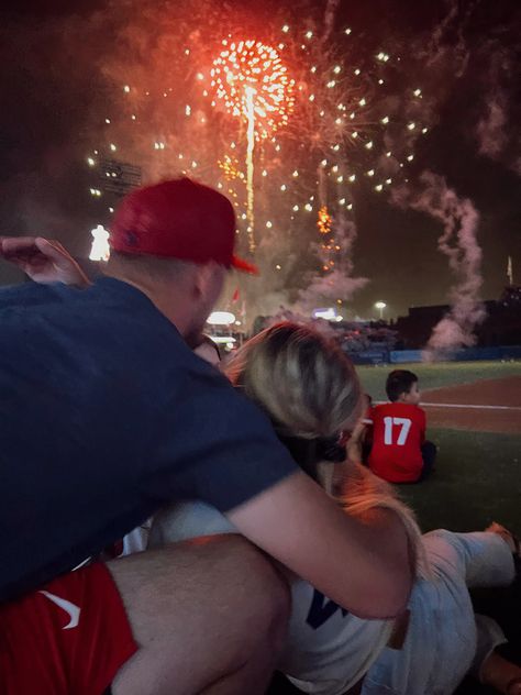 Baseball Girlfriend Aesthetic, Mlb Wife Aesthetic, Baseball Gf, Nhl Wife, Mlb Wife, Wag Aesthetic, Highschool Life, Baseball Wife, Wag Dr