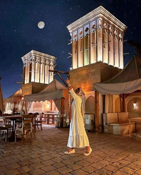 Iran Tourism, Desert Resort, Iranian Architecture, Persian Architecture, Iranian Fashion, Iran Travel, Luxury Aesthetic, Architecture Portfolio, People Of The World