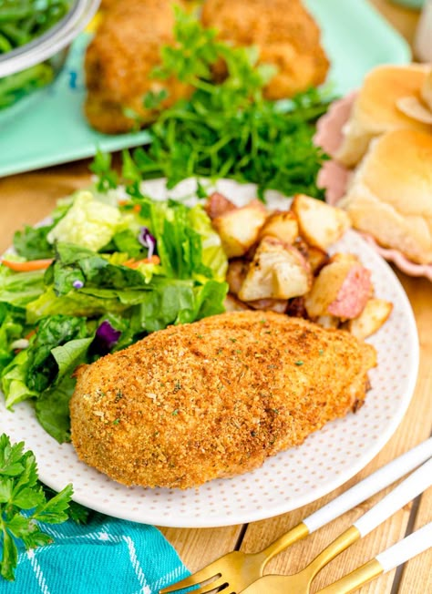 This Homemade Shake and Bake Chicken is a classic comfort food recipe that covers tender, juicy chicken with a spice-filled crunchy coating! Requires only 15 minutes of hands-on prep time, your oven does the rest! Chicken Breasts In Oven, Homemade Shake And Bake Chicken, Shake And Bake Chicken, Homemade Shake And Bake, Shake N Bake Chicken, Chicken Seasoning Recipes, Stir Fry Sauce Recipe, Chicken Cook, Shake And Bake