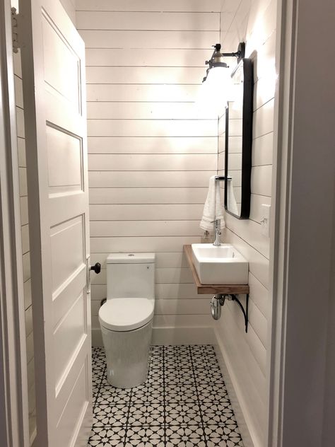 One Room Challenge Week One: Tiny Powder Room Makeover Ideas Small Half Bathrooms, Tiny Powder Rooms, Tiny Powder Room, Small Toilet Room, Small Bathroom Sinks, Powder Room Makeover, Bad Inspiration, Powder Room Design, Toilet Room