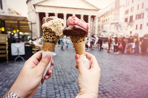 where-to-buy-gelato-rome Movies Set In Italy, Best Gelato In Rome, Free Things To Do In Rome, Driving In Italy, Rome Food, Anti Aging Secrets, Italy Travel Tips, Travel Safety, Movie Sets