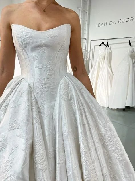 Future Wedding Dress, Pretty Wedding Dresses, Wedding Dresses Corset, Wedding Ideas Dresses, White Wedding Dress, Dream Wedding Ideas Dresses, My Wedding Dress, Say Yes To The Dress, Bridal Fashion Week