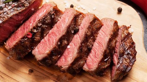 Easy Spice Rubbed Beef Tenderloin Recipe | Recipe - Rachael Ray Show Reverse Sear Ny Strip Steak, Sirloin Steak Recipes, Pizza Lasagna, Beef Tenderloin Recipes, Beef Tenderloin Roast, Tenderloin Roast, Rachael Ray Recipes, Bbq Smoker, Sous Vide Recipes