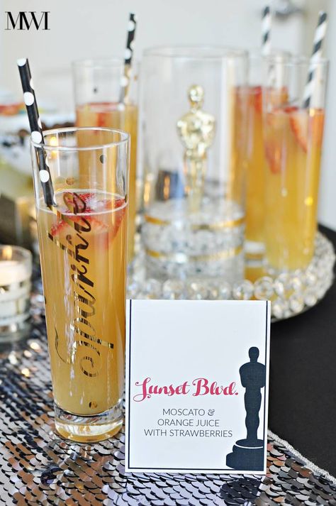 Oscar Watch Party Ideas & Recipes Watch Party Ideas, Oscar Party Decorations, Burgundy Birthday, Hollywood Birthday Parties, Oscars Party Ideas, Broadway Party, Burgundy Party, Violet Colour, Hollywood Party Theme