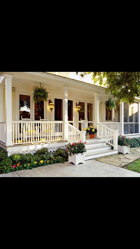 Entrance Verandah Design, Mobile Home Front Yard Ideas, Front Porch Stairs, American Style House, Container Gardening Ideas, Front Porch Railings, Deck Railing Ideas, Florida Cottage, White Porch