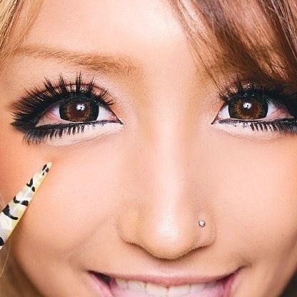 Gyura Makeup, Tsuyome Gyaru Makeup, Black Sparkle Makeup, Gyaru Make, Kogal Gyaru, Gyaru Aesthetic, Gyaru Style, Y2k Makeup, Gyaru Makeup