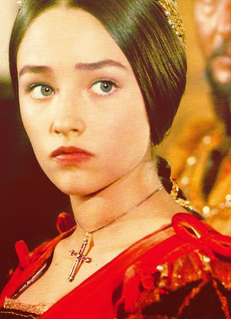 Romeo & Juliet 1968 - Leonard Whiting & Olivia Hussey Romeo And Juliet 1968, Film Romeo And Juliet, Romeo And Juliet Costumes, Zeffirelli Romeo And Juliet, Juliet 1968, Leonard Whiting, Juliet Capulet, Olivia Hussey, Beau Film