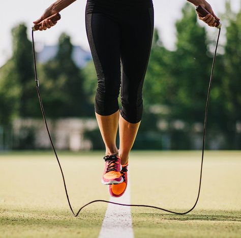 Grab a jump rope to try this seven-minute cardio routine. Jump Rope Workout, Estilo Fitness, Fitness Photoshoot, Fitness Photography, Aerobic Exercise, Jump Rope, Running Workouts, Cardio Workout, Going To The Gym