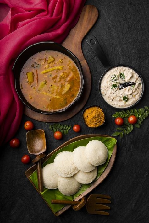 Idli Sambar, Indian Food Photography, Food Photography Dessert, Food Photography Composition, Kerala Food, Indian Breakfast, Desi Food, India Food, South Indian Food