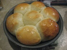 Overnight Buns, Dinner Buns, Dough Bread Machine, Buns Recipe Easy, Easy Butter, Buns Recipe, Sweet Recipe, Bun Recipe, Bread And Butter