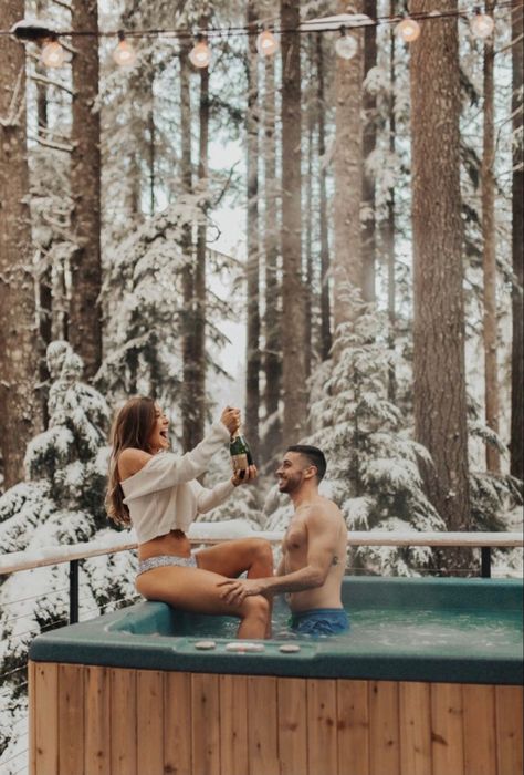 Winter Honeymoon, Honeymoon Pictures, Cabin Trip, Camping Diy, Cabin Aesthetic, Dream Honeymoon, Couples Vacation, Vacation Pictures, Honeymoon Destinations