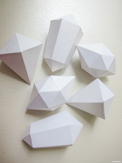 Cardboard Crystals Diy, Cardboard Diamond Diy, Diamond Template, Origami Diamond, Paper Diamond, Origami Shapes, Geometric Origami, Pearlescent Paper, Diy Crystals