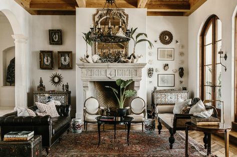 Interiors Inspired by Classic Italian Architecture and Black and White Hollywood Glamour Of The Past Carley Page, Italian Interior Design, Italian Interior, Italian Architecture, Beautiful Rooms, Cabinetry Design, Modern Witch, Interior Photography, Traditional Interior