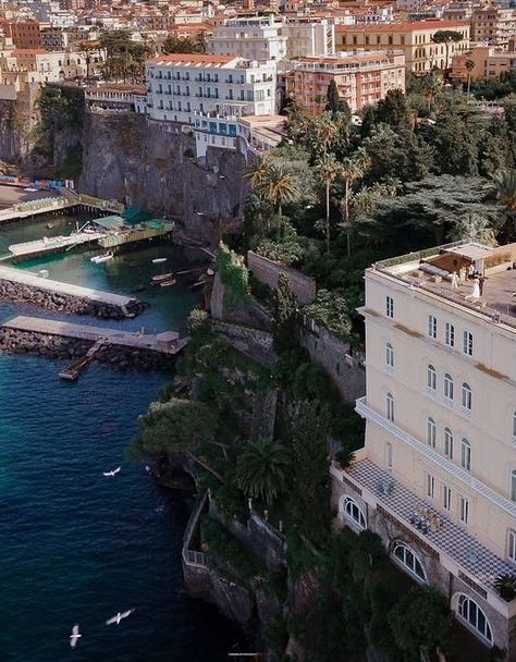 Aesthetic Wedding Editorial in Amalfi Coast | wedding ideas, elegant wedding, wedding planning, wedding planner, wedding trends, 2024 wedding trends, wedding style, bride, wedding aesthetic, luxury wedding, wedding, classic bride, aesthetic bride, modern bride, wedding inspo, italy wedding, amalfi coast wedding Villa Astor, Wedding Trends 2024, Wedding Ideas Elegant, Aesthetic Bride, 2024 Wedding Trends, Bride Aesthetic, Luxurious Villa, Amalfi Coast Wedding, Classic Bride