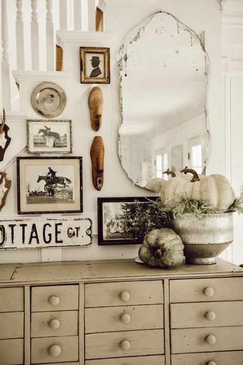 Vibeke Design, Liz Marie, Liz Marie Blog, Farmhouse Entryway, Fall Farmhouse, Ideas Hogar, Country Style Homes, Farmhouse Fall, Country House Decor