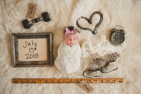 Lazy Photography, Hospital Pictures, Monthly Baby Photos, Newborn Family Photos, Feeding Toddlers, Baby Birth Announcement, Baby Props, Newborn Shoot, Newborn Baby Photography