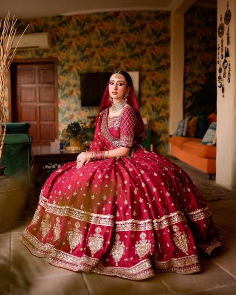 Elegance in red ❤️✨ Laal Ishq, Mohsin Naveed Ranjha, Dress Makeover, Red Bridal Lehenga, Eastern Wedding, Groom Photoshoot, Bridal Hijab, Red Wedding Dress, Bridal Lehenga Red