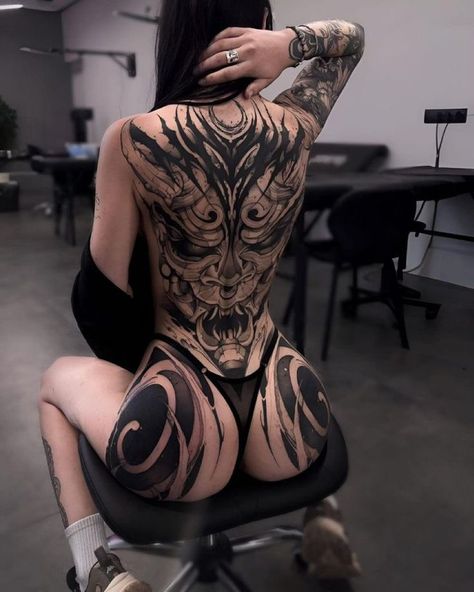 Japanese Back Tattoo Women, Full Back Tattoos, Tattoed Women, Full Body Tattoo, Back Tattoo Women, Dark Tattoo, Female Tattoo, Elegant Tattoos, Hottie Women