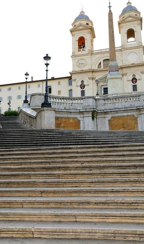 Rome Enchanting Places, Rome Streets, Spanish Steps, Houses In France, Beautiful Churches, Cathedral Church, Sistine Chapel, Rome Travel, Vatican City