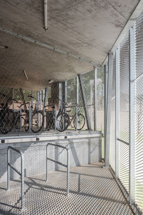 Bicycle Pavilion / WAW architects | ArchDaily Bike Storage Architecture, Bicycle Parking Architecture, Bike Store Design, Bike Architecture, Bicycle Station, Residence Lobby, Extensive Green Roof, Bike Cage, Bike Garage