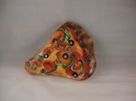 Positive Rocks, Rock Food, Painted Rock Art, Slice Of Pizza, Food Sculpture, Halloween Rocks, Rock And Pebbles, Candy Art, Glitter Crafts