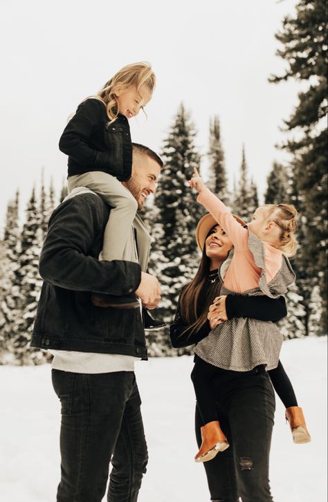 Alaska Family Photoshoot, Winter Outdoor Family Pictures, Outdoor Family Pictures, Future Photography, Winter Family Photography, Winter Family Pictures, Winter Shoot, Christmas Family Photoshoot, Family Mini Sessions