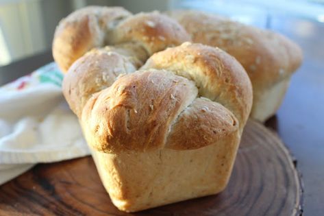 Mountain Housewife: Mountain Bread  Oatmeal Bread Bread Breakfast Recipes, Mountain Bread, Bread Breakfast, Breakfast Bread Recipes, Oatmeal Bread, Instant Oats, Homemade Bread Easy, Yeast Breads, Bread Easy