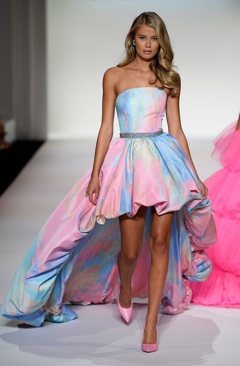 Cotton candy dress Candy Inspired Dress, Candy Themed Dress, Cotton Candy Outfit Aesthetic, Cotton Candy Inspired Outfit, Candy Theme Dress, Candy Theme Outfit, Cotton Candy Theme, Starbucks Nails, Candy Fashion