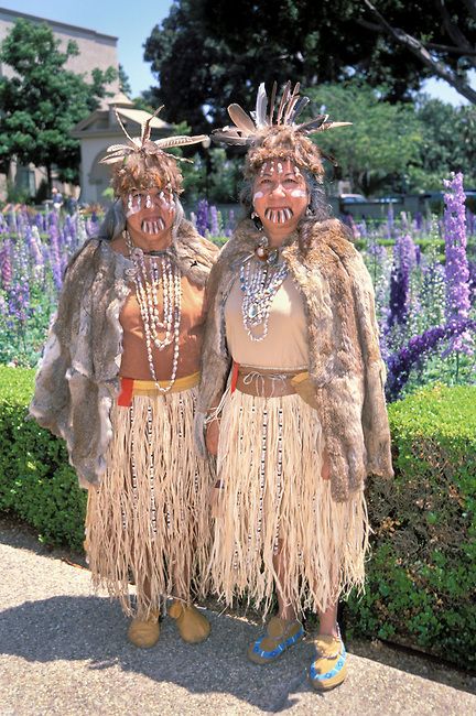 Native American Projects, Balboa Park San Diego, Native American Regalia, Native American Clothing, First Peoples, Sisters Dress, Indian Tribes, Feather Headdress, Balboa Park