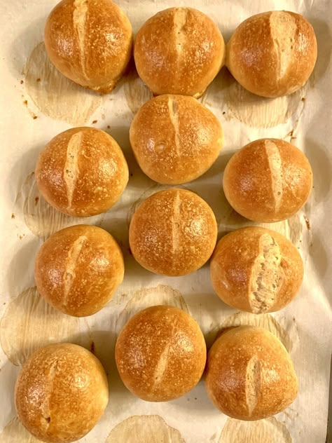 Crusty Golden Rolls: European-Style | Fab Food Flavors Farmers Market Bread, Fun Bread Recipes, Best Yeast Rolls, Best Garlic Bread Recipe, Crusty Bread Rolls, Best Garlic Bread, Rolls Sandwiches, Dinner Rolls Easy, German Pastries