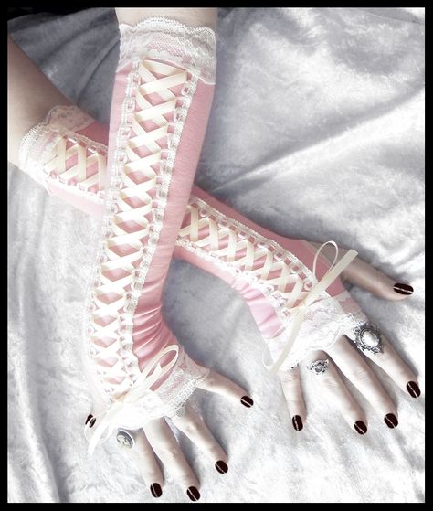 I would LOVE to make something like these! Sugar Maiden Victorian Corset Laced Up Arm Warmers by ZenAndCoffee.deviantart.com Fancy Gloves, Victorian Corset, Lace Gloves, Corset Lace, Steampunk Clothing, Steampunk Style, Anne With An E, Lace Ribbon, Mori Girl