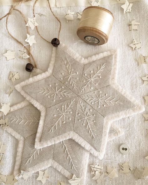 Melanie McDonough on Instagram: "Christmas Star ornaments from a lovely kit by @sarahedgarprettyfabrics #christmasembroidery #christmasstitching" Free Christmas Embroidery Patterns, Christmas Star Ornaments, Christmas Ball Ornaments Diy, Fabric Christmas Decorations, Sewn Christmas Ornaments, Embroidered Christmas Ornaments, Christmas Fair Ideas, Quilted Table Runners Christmas, Diy Felt Christmas Ornaments