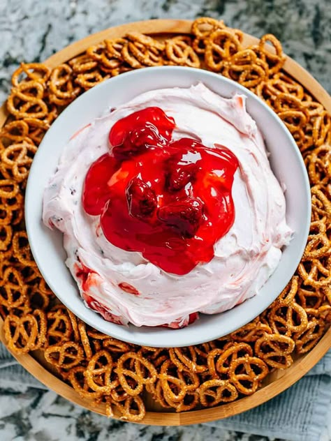 Strawberry Pretzel Salad dip in a large round serving bowl with mini twist pretzels surrounding it on a lazy susan platter. Lawson Chip Dip Recipe, Pretzel Salad Dip, Cranberry Cheesecake Fluff, Strawberry Pretzel Jello, Chip Dip Recipe, Snacks For College, Pretzel Dip Recipes, Christmas Dips, Pretzel Ideas